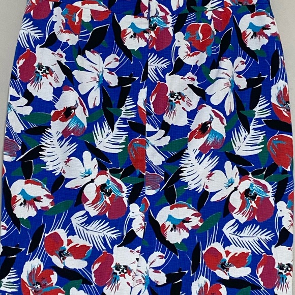 J.CREW || Woman’s  Floral Basketweave Pencil Skirt size 6 - Picture 3 of 8